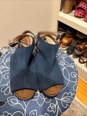 mark. Navy Suede Open-Toe Wedge Sandals